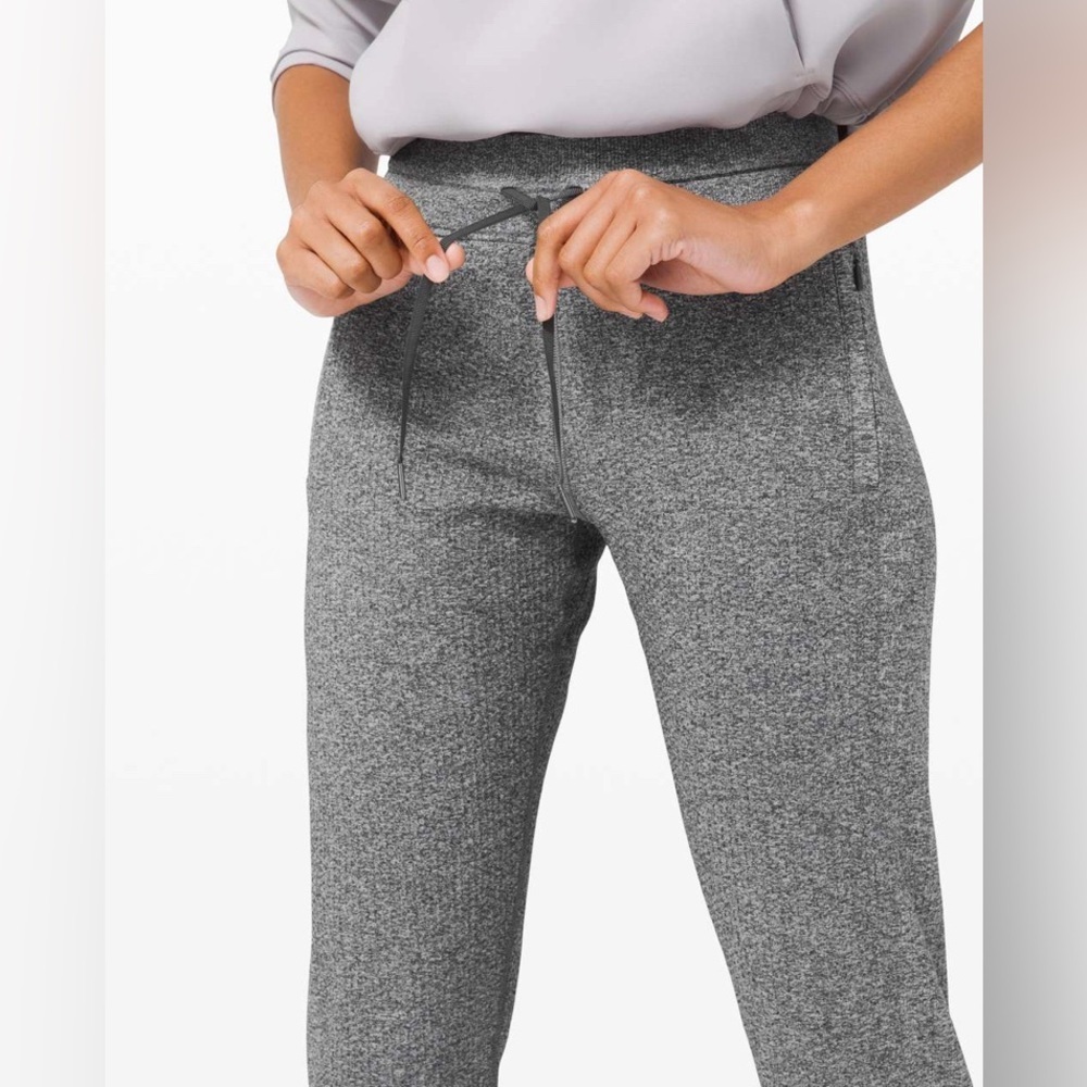 Lululemon Engineered Warmth Jogger - Graphite Grey - Merino Wool - Size 2 - Picture 4 of 10